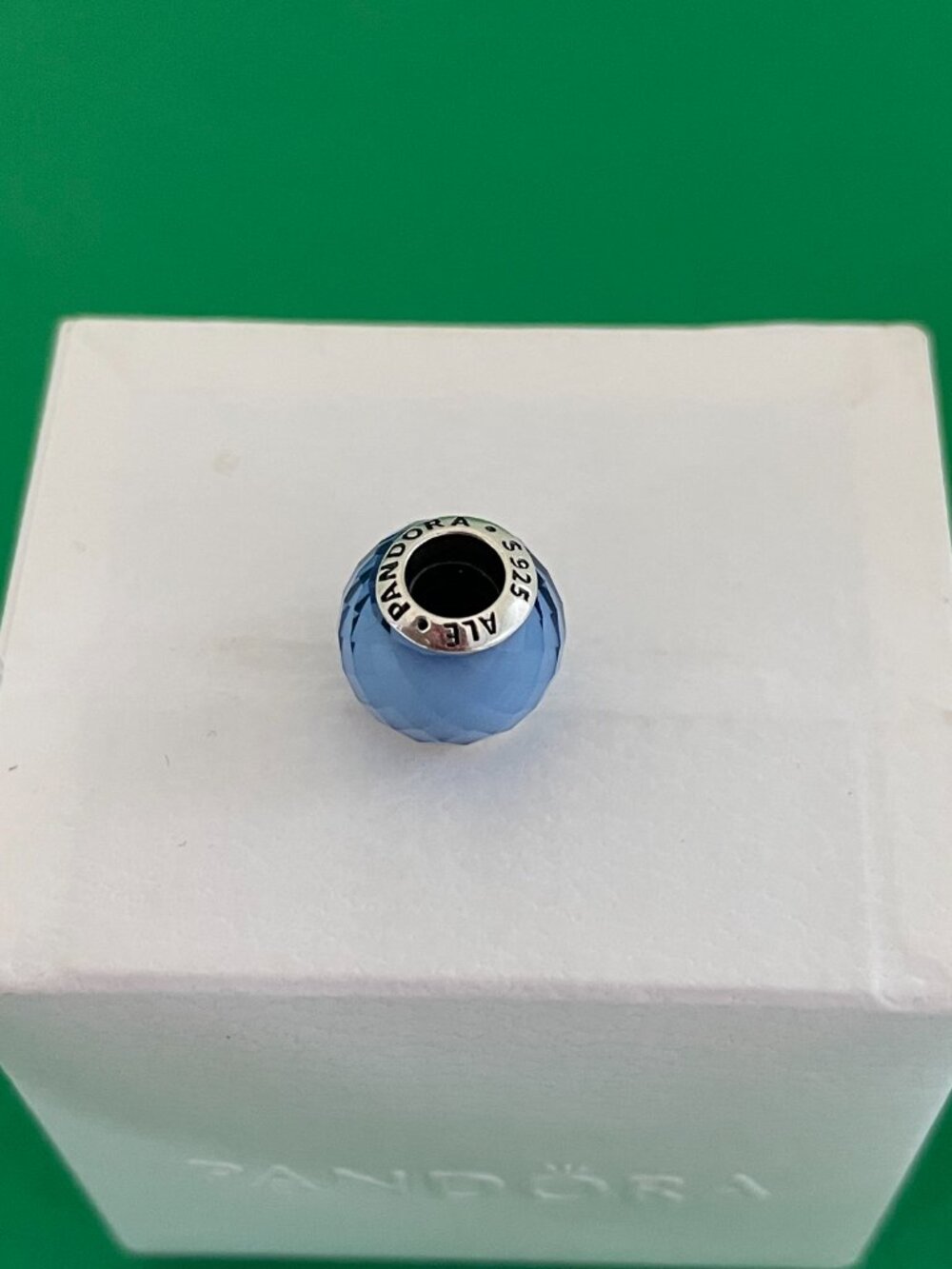 Authentic NEW! AUTHENTIC PANDORA Geometric Facets with Sky Blue Crystal Charm - Picture 2 of 5